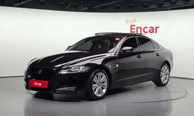 Jaguar XF · 2017 год