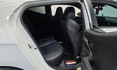 Hyundai Veloster 2019, 131582 км, за 7680.19 USD - фото 13