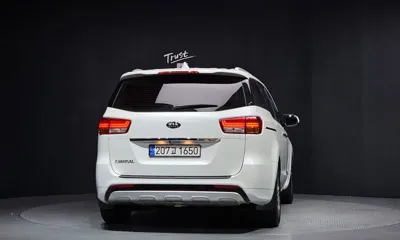 Kia Canival 2018, 125730 км, за 7811.47 USD