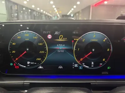 Mercedes-Benz GLE-Class 2023, 26765 км, за 54417.75 USD - фото 8
