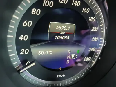 Mercedes-Benz E-Class 2015, 105100 км, за 10432.41 USD