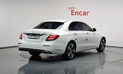 Mercedes-Benz E-Class 2017, 115818 км, за 15042.03 USD