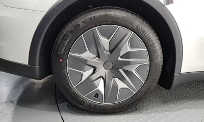 Tesla Model Y 2026, 706 км, за 48855.1 USD