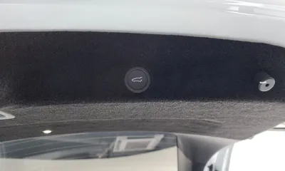 Tesla Model Y 2026, 706 км, за 48855.1 USD - фото 32