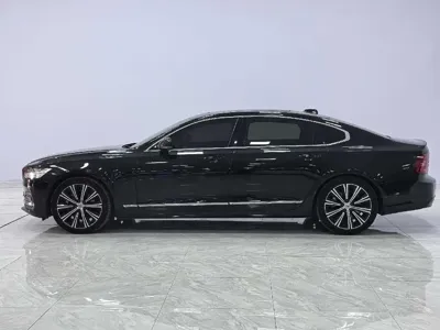Volvo S90 2022, 44000 км, за 25426.23 USD