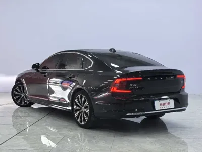 Volvo S90 2022, 44000 км, за 25426.23 USD