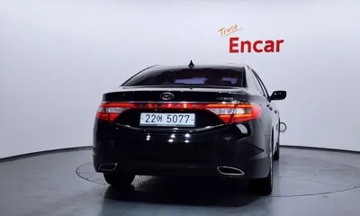 Hyundai Grandeur 2012, 177673 км, за 2576.81 USD