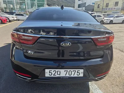 Kia K7 2017, 158754 км, за 7466.14 USD