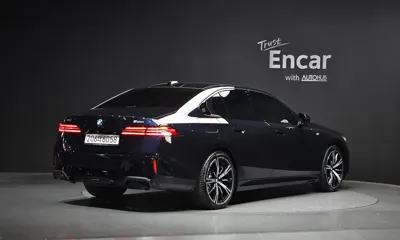 BMW 5-Series 2024, 13801 км, за 53387.74 USD