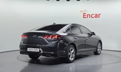 Hyundai Sonata 2018, 170168 км, за 5468.2 USD