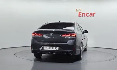 Hyundai Sonata 2018, 170168 км, за 5468.2 USD
