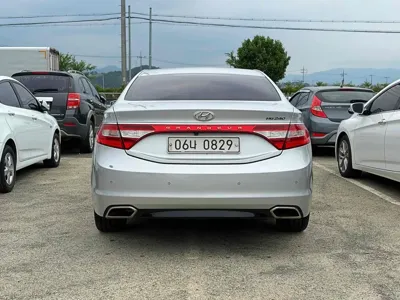 Hyundai Grandeur 2016, 245029 км, за 2602.14 USD