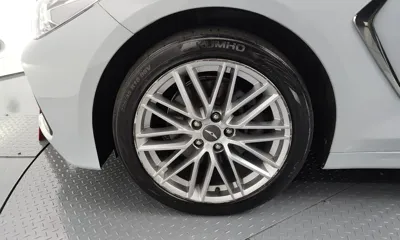 Genesis G70 2020, 89030 км, за 13071.46 USD