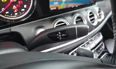 Mercedes-Benz E-Class 2018, 87927 км, за 11896.24 USD - фото 9