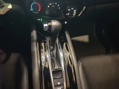 Honda Vezel 2020, 57600 км, за 8019.27 USD - фото 21