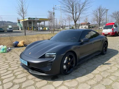 Porsche Taycan 2024, 34000 км, за 139293.17 USD