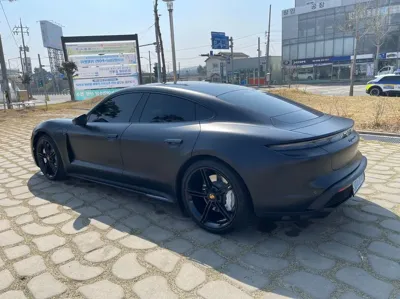 Porsche Taycan 2024, 34000 км, за 139293.17 USD - фото 8