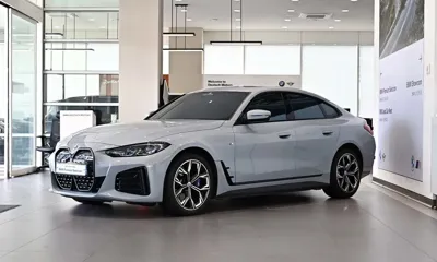 BMW i4 · 2022 год
