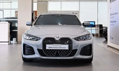 BMW i4 2022, 71772 км, за 27674.66 USD