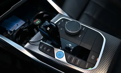 BMW i4 2022, 71772 км, за 27647.7 USD - фото 9