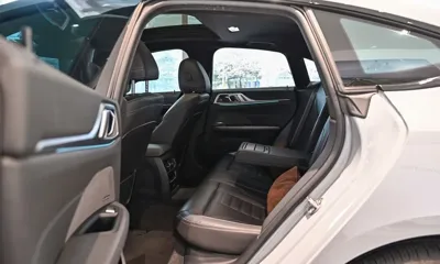 BMW i4 2022, 71772 км, за 27647.7 USD - фото 13
