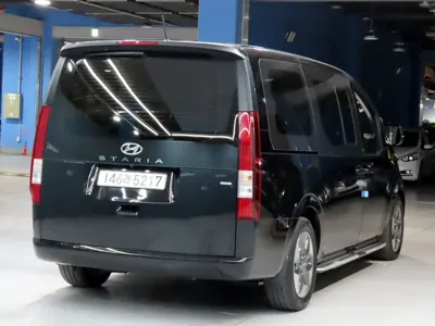 Hyundai Staria 2023, 36000 км, за 21488.56 USD