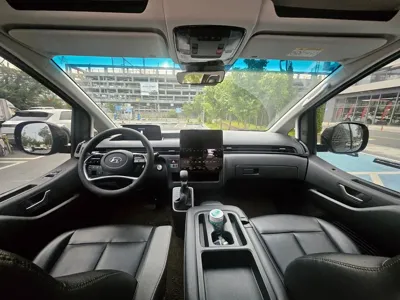 Hyundai Staria 2023, 36000 км, за 21488.56 USD