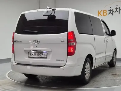 Hyundai Starex 2019, 203839 км, за 5750.93 USD