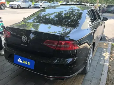 Volkswagen Magotan 2018, 97200 км, за 10513.27 USD