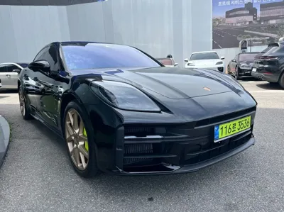 Porsche Panamera 2025, 16888 км, за 120199.17 USD