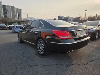 Hyundai Equus 2012, 232523 км, за 2445.8 USD