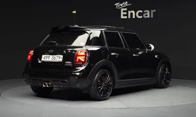 MINI Cooper 2017, 84108 км, за 8125.85 USD - фото 2