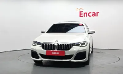 BMW 5-Series 2023, 27899 км, за 33478.5 USD - фото 3