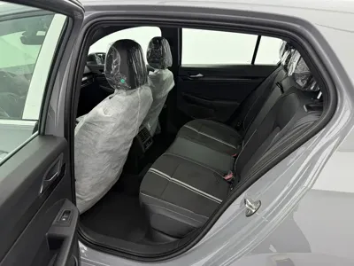 Volkswagen Golf 2024, 100 км, за 21777.09 USD - фото 13