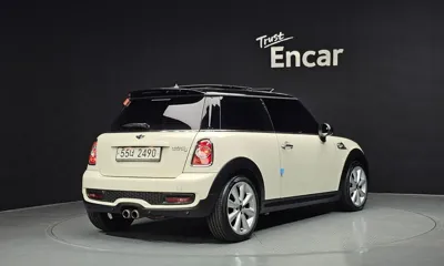 MINI Cooper 2013, 85719 км, за 4266.77 USD