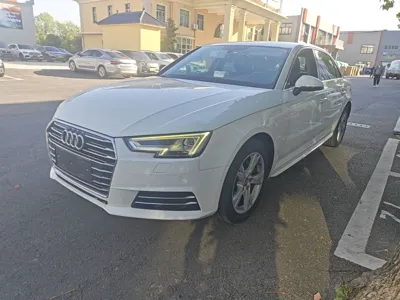 Audi A4L · 2018 год