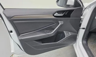 Volkswagen Jetta 2021, 25971 км, за 23452.78 USD - фото 24
