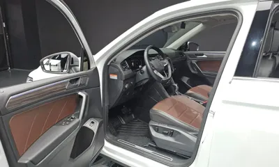 Volkswagen Tiguan 2023, 33894 км, за 20283.58 USD - фото 10