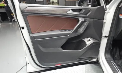 Volkswagen Tiguan 2023, 33894 км, за 20283.58 USD - фото 24