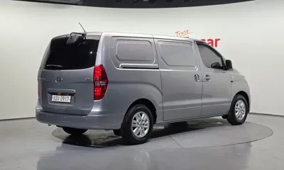 Hyundai Starex 2019, 108172 км, за 8255.86 USD
