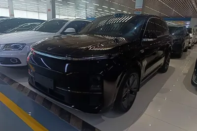 Li Auto L8 · 2024 год