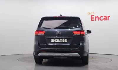 Kia Canival 2015, 182113 км, за 5194.04 USD