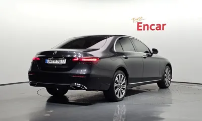 Mercedes-Benz E-Class 2023, 75980 км, за 30618.91 USD