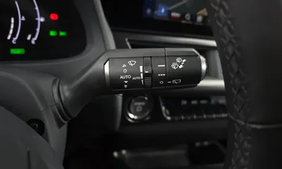 Lexus UX 2025, 27977 км, за 28939.54 USD - фото 19