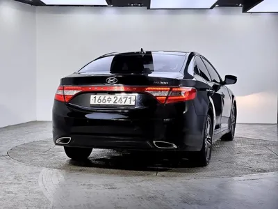 Hyundai Grandeur 2014, 207188 км, за 2225.29 USD
