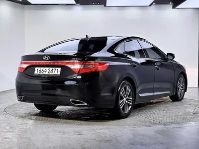 Hyundai Grandeur 2014, 207188 км, за 2225.29 USD