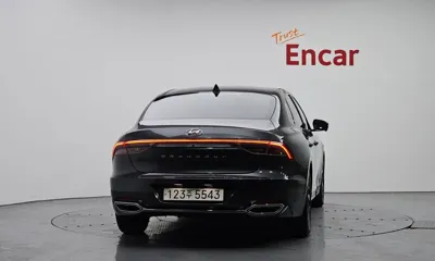 Hyundai Grandeur 2022, 111471 км, за 13456.74 USD