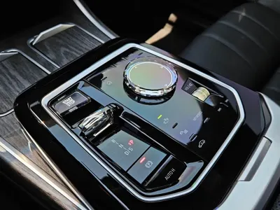 BMW 7-Series 2024, 20138 км, за 76112.48 USD - фото 9