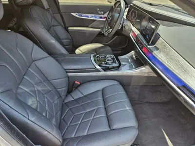 BMW 7-Series 2024, 20138 км, за 76112.48 USD - фото 11
