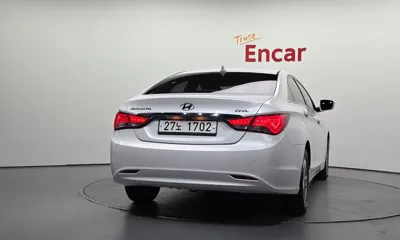 Hyundai Sonata 2013, 73210 км, за 4076.88 USD